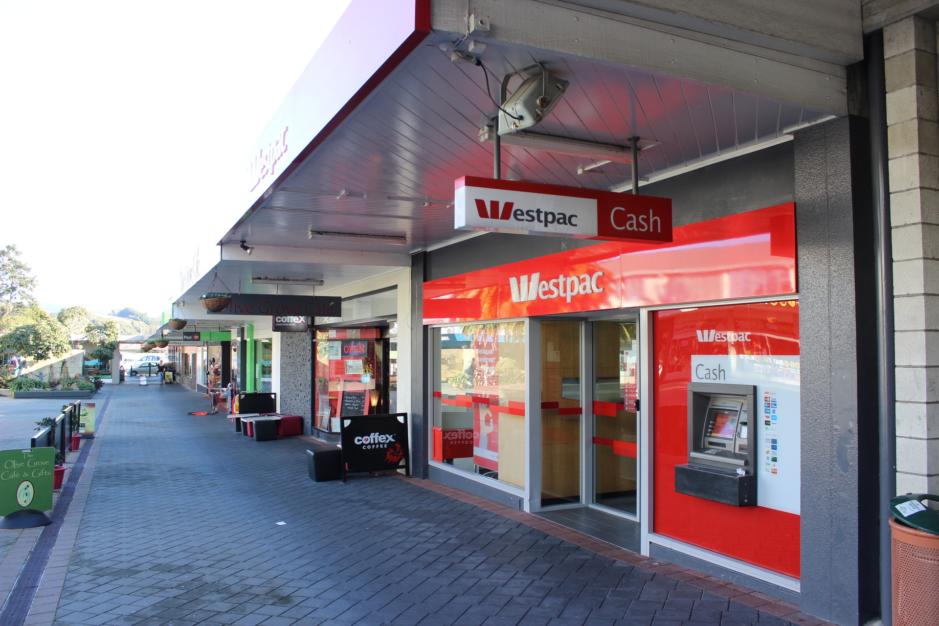 Westpac Cash Profit Rises To 1 Billion Nz Herald