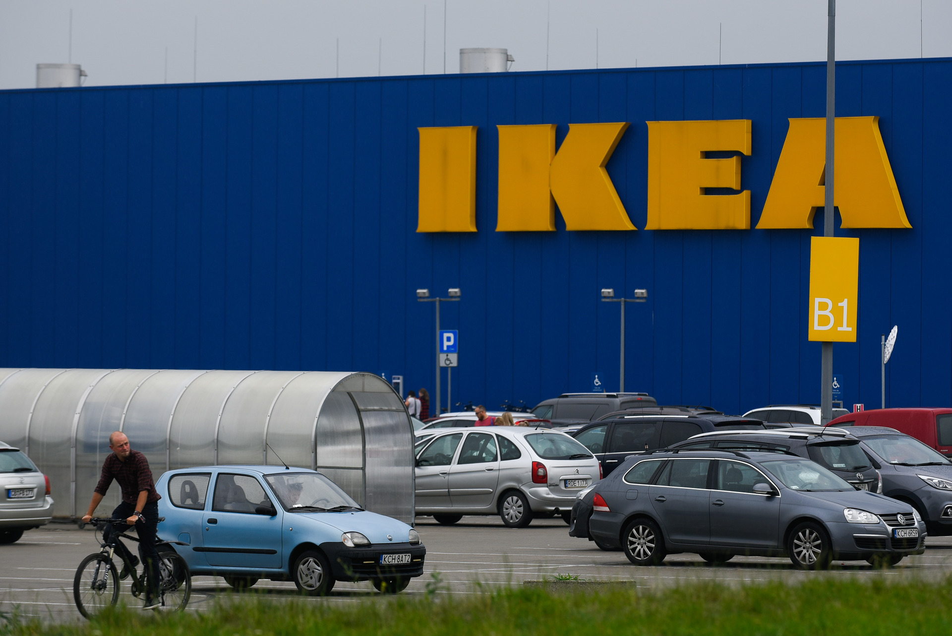 Flipboard Meet the man who breaks Ikea furniture for a living