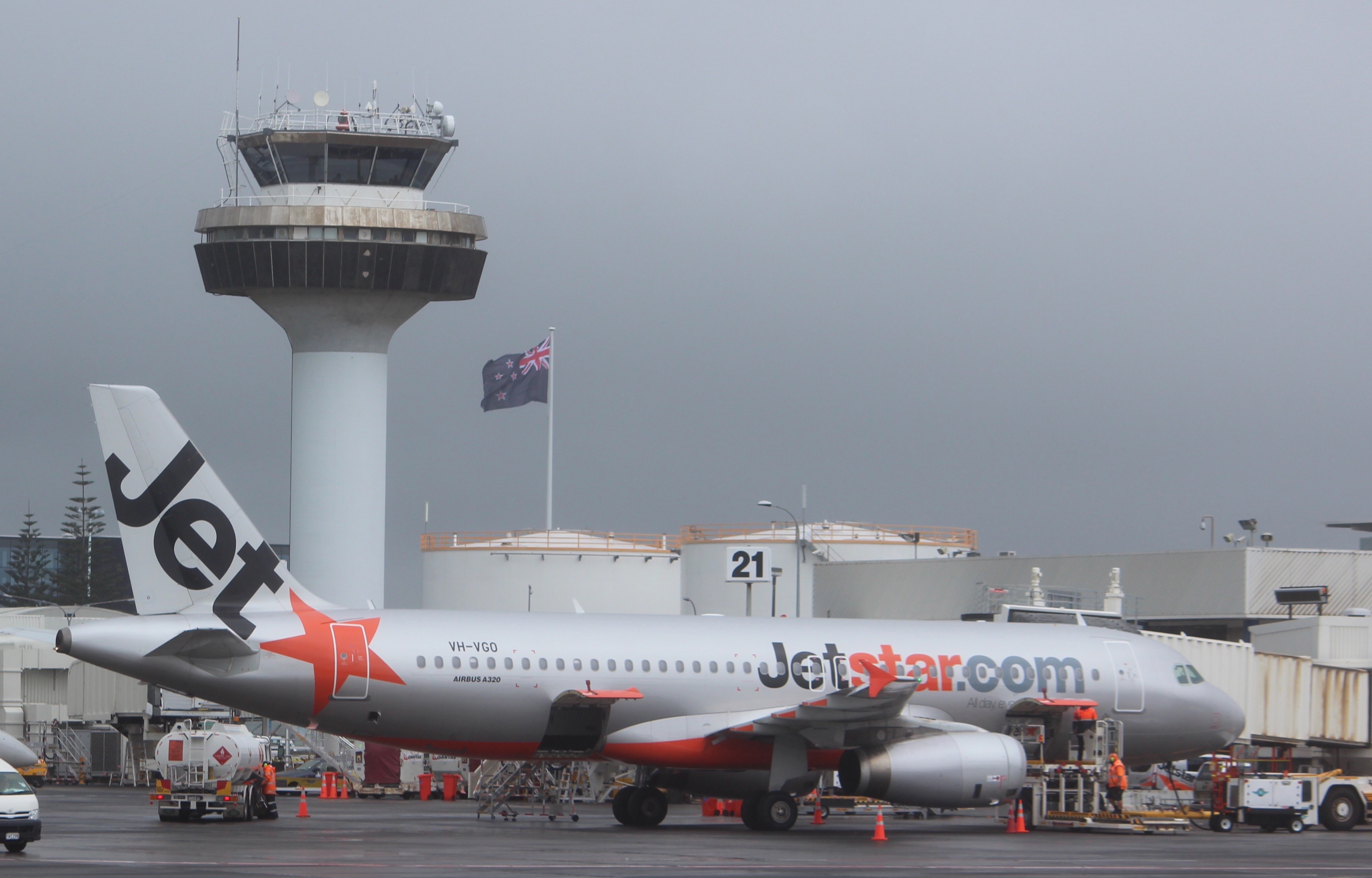 Jetstar S Carry On Crackdown Costs Passenger 70 For Being 1kg