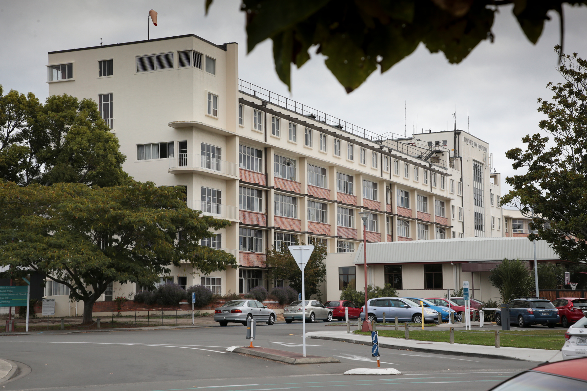 Flipboard Hawke's Bay hospital nurses ending shifts 'in tears' as